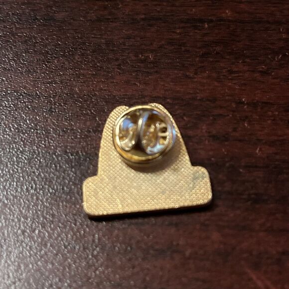 McDonald’s Golden Arches Everbrite Employee Lapel Hat Pin - Picture 3 of 3
